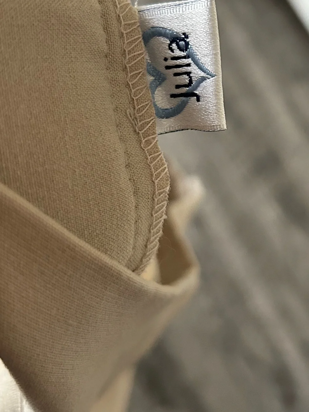 The Limited Stretch Khaki Tapered Pants - Women’s Size 6